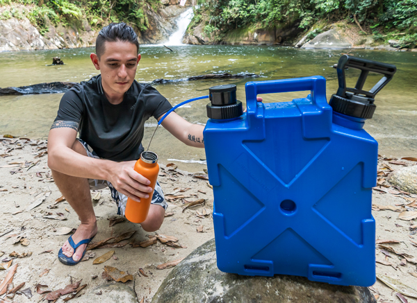 Drinking-Water-from-Aqual-Survival